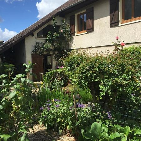 Sous La Tour Bed & Breakfast Agencourt Eksteriør bilde